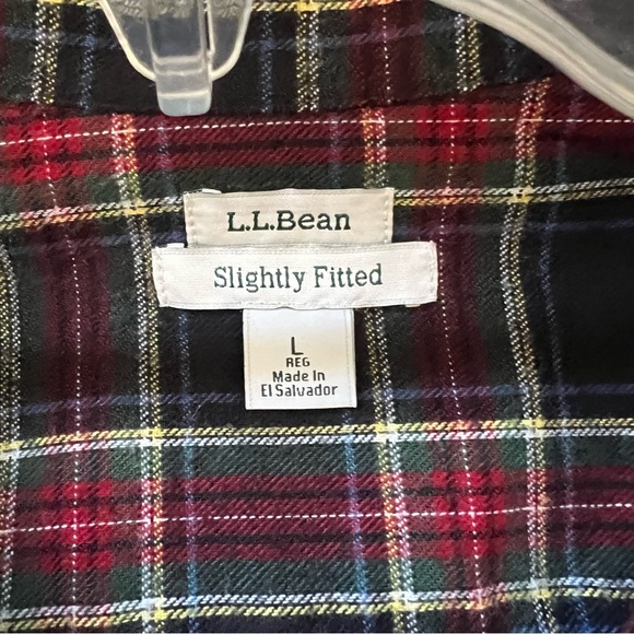 L.L. Bean Slightly Fitted women’s Flannel - Picture 2 of 5